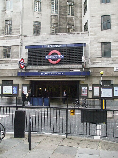 St James's Park tube station